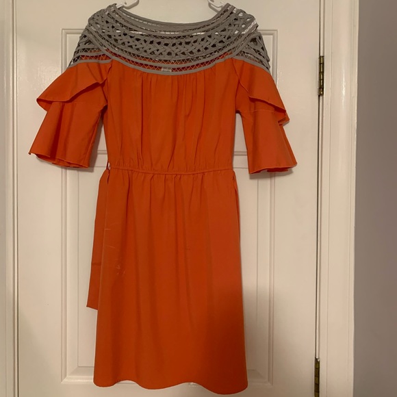 Cute dress!! Never worn! - Picture 1 of 6